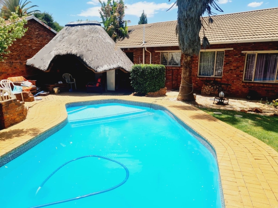 5 Bedroom Property for Sale in Doringkruin North West